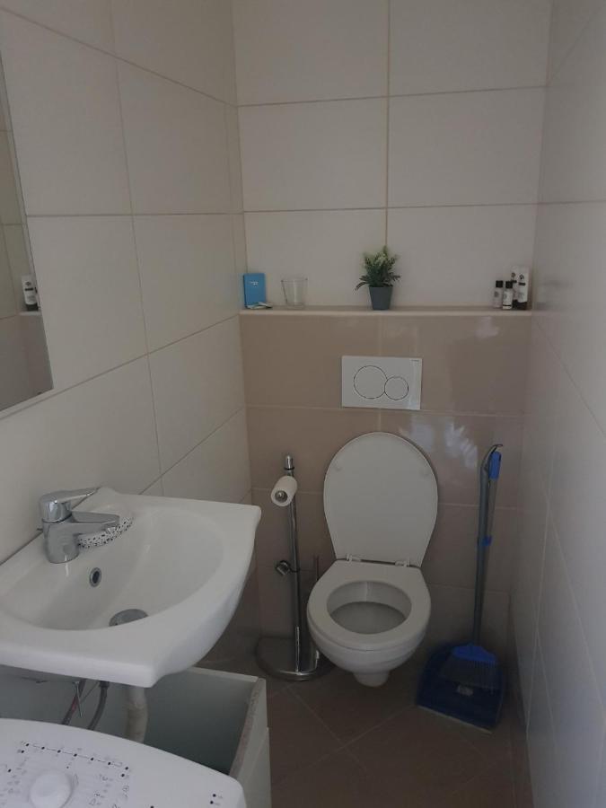 Small Studio Мали-Лошинь Экстерьер фото